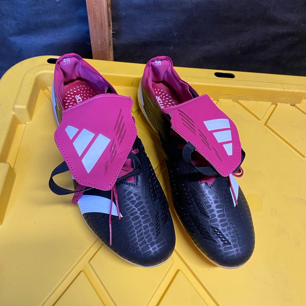 Soccer cleats